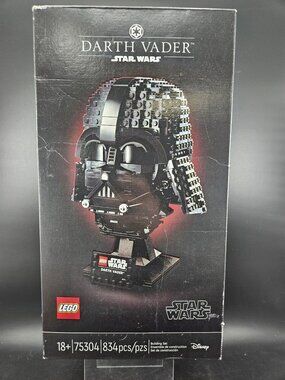 LEGO Star Wars Darth Vader Helmet Set Model 75304 (834 Pieces)
